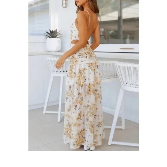 NWT HELLO MOLLY Yellow and White Halter Slit Maxi Dress, NWT, Size Small - Picture 3 of 4
